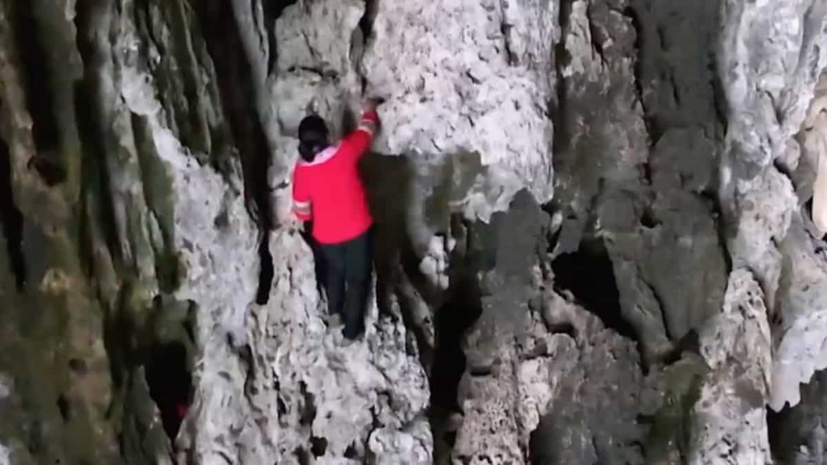 This 'Spider-Woman' of China can climb 108-metre cliff without any safety gear