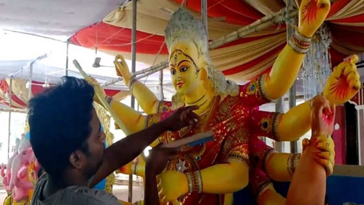 Bangladesh government announces additional holidays for Durga Puja Bangladesh government announces additional holidays for Durga Puja