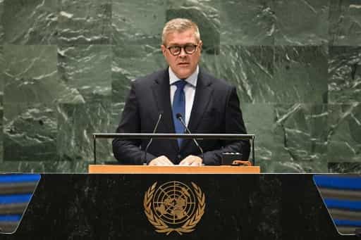 Iceland heads for early elections after three-party coalition government falls apart