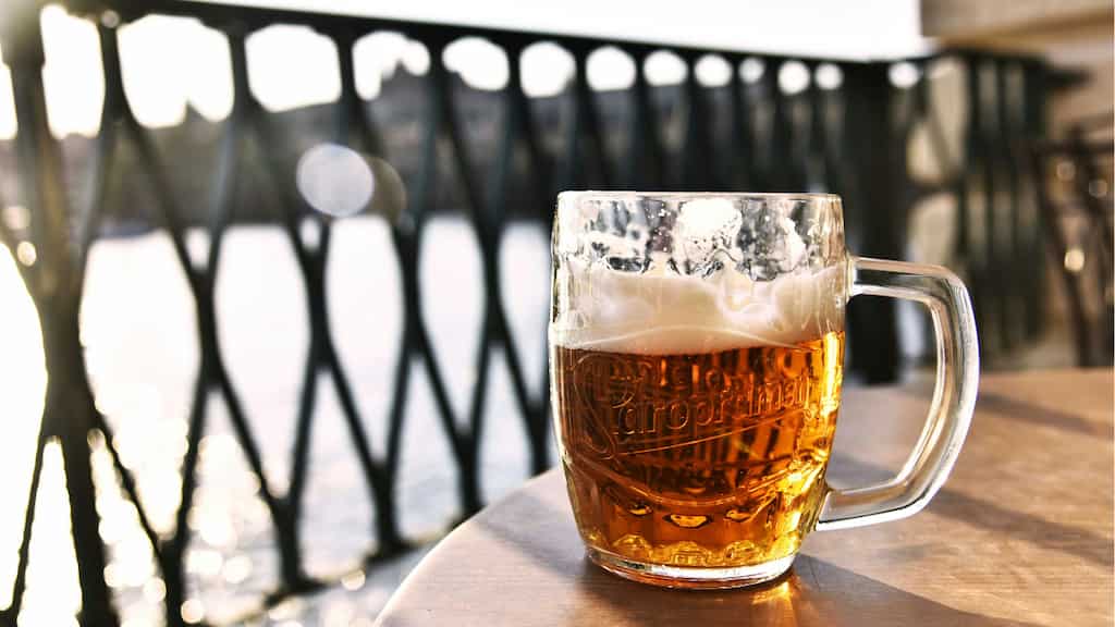 Prague bans night-time pub crawls to attract 'more cultured' tourists
