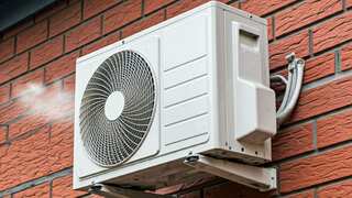 Chinese mother makes her little children sit on 23rd floor outdoor AC unit amid argument with husband