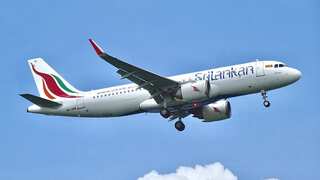 Angry pilot locks female co-pilot out of cockpit after she takes a toilet break
