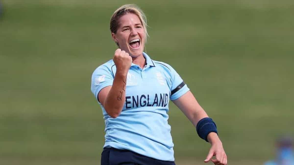 ECB bans transgender women from women's professional cricket