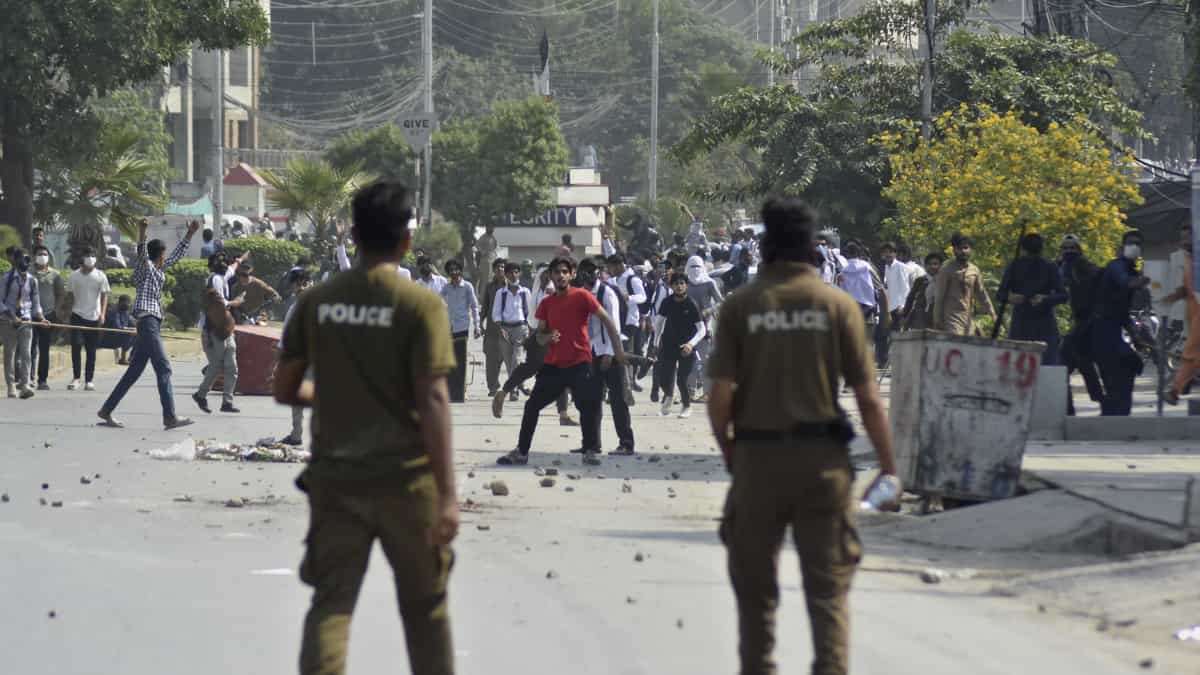 Pakistan: Violent protests erupt in Lahore over on-campus 'rape' of college student | Here's what happened