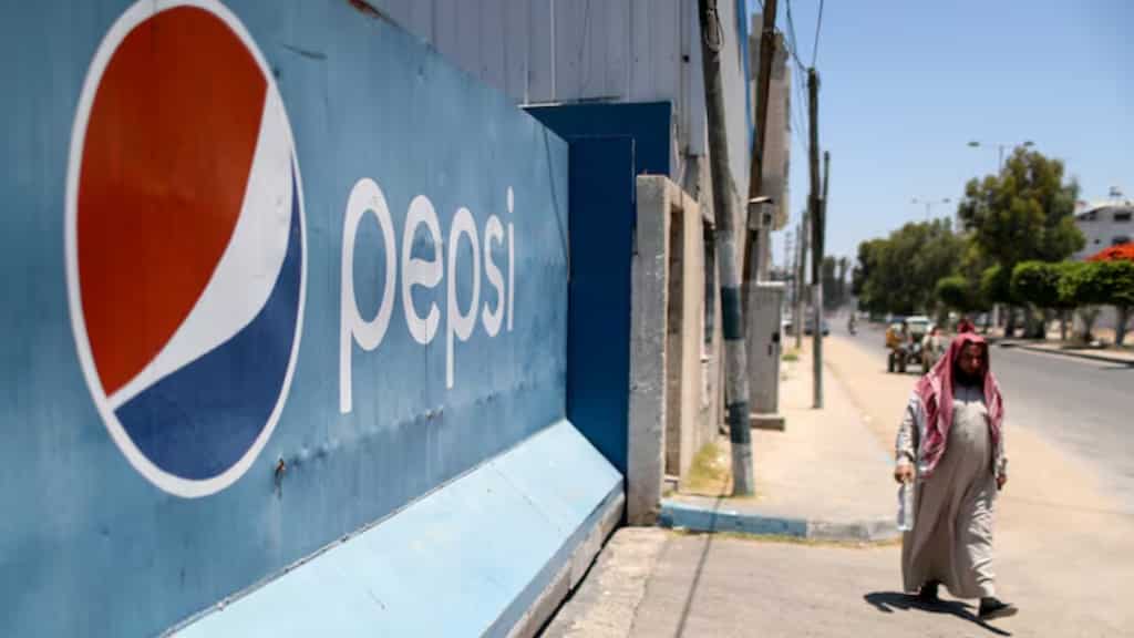 Pepsi and Coke bottlers face can and sugar shortage in West Bank