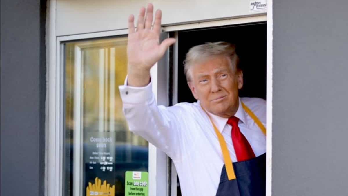Donald Trump serves Indian couple at McDonald’s, internet is 'buzzing' over their interaction: Watch Donald Trump serves Indian couple at McDonald’s, internet is 'buzzing' over their interaction: Watch
