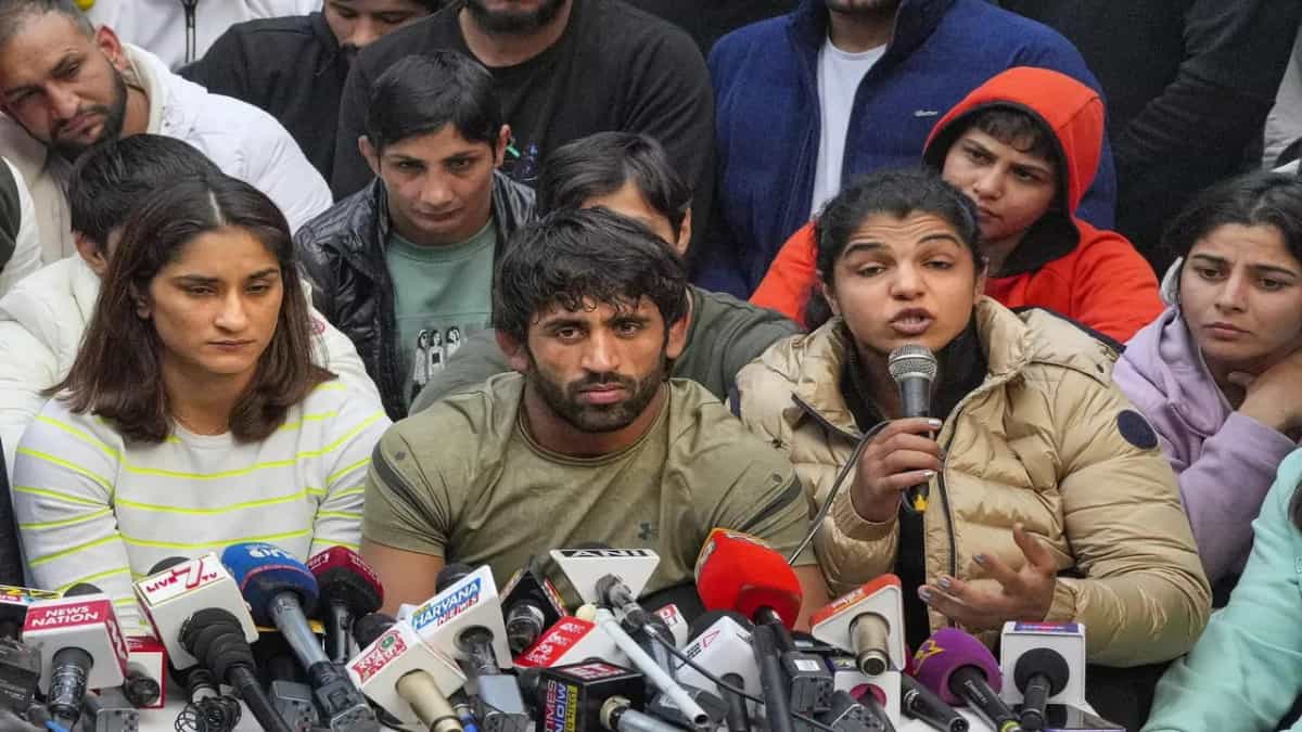 ‘Babita Phogat wanted to become WFI president,’ Sakshi Malik makes massive revelation on wrestlers’ protest ‘Babita Phogat wanted to become WFI president,’ Sakshi Malik makes massive revelation on wrestlers’ protest