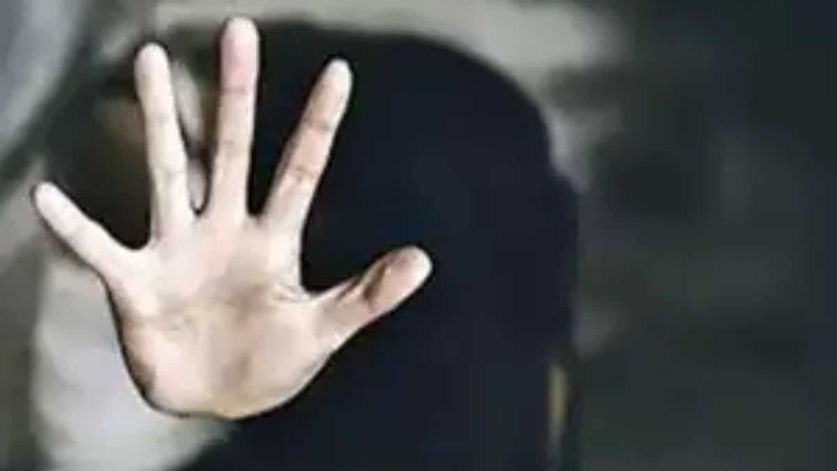 UP woman cop raped by neighbour who offered lift on Karwa Chauth in Kanpur