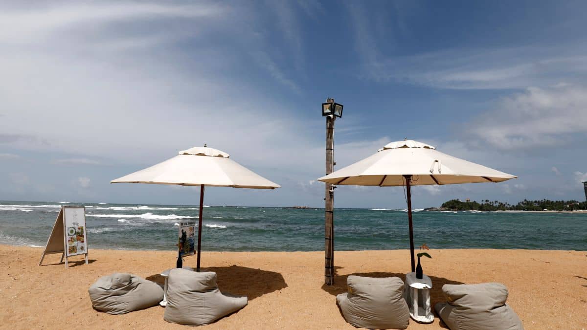 Israelis and Americans asked to urgently leave Sri Lankan tourist areas over terrorism threat