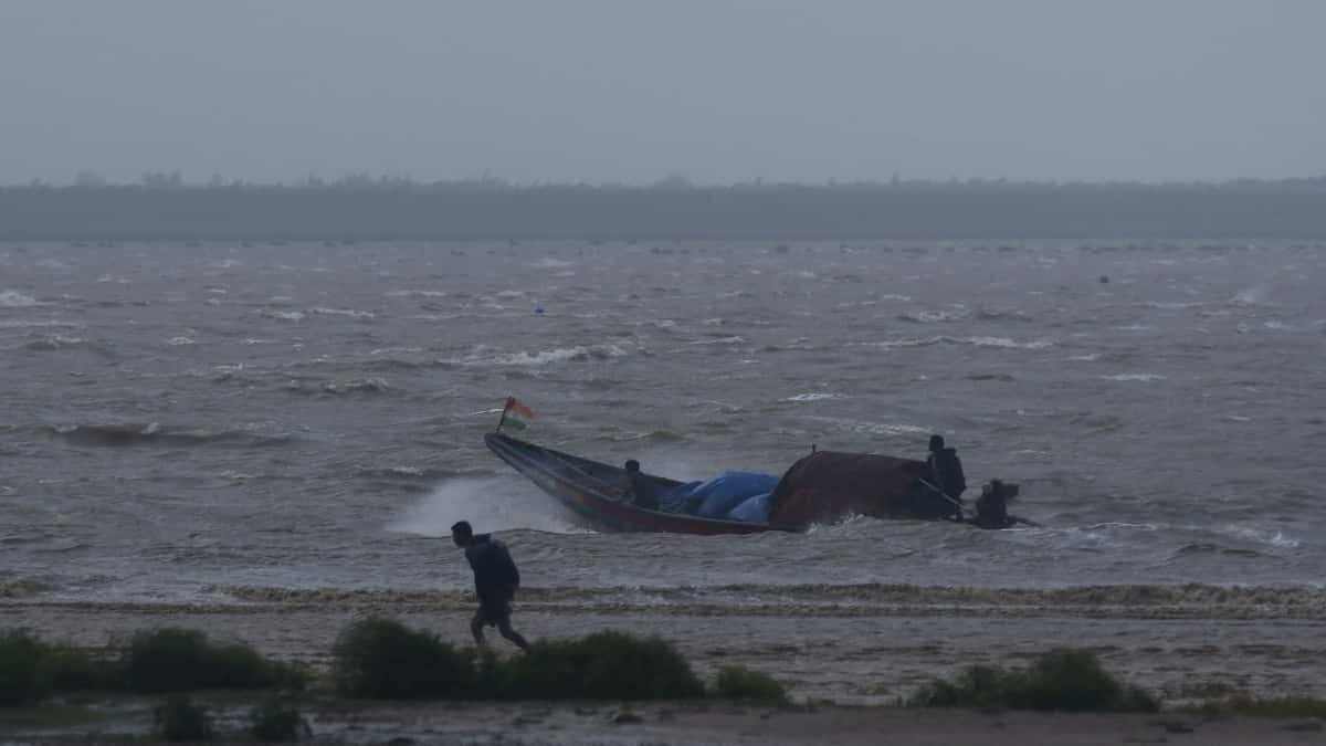 Cyclone Dana’s landfall disrupts life along India’s eastern coast