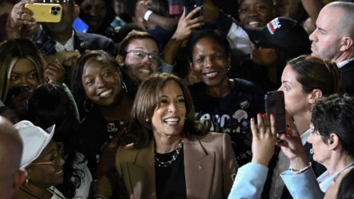 Noble winner economists call Kamala Harris' economic plan 'vastly superior', unhappy with Trump's