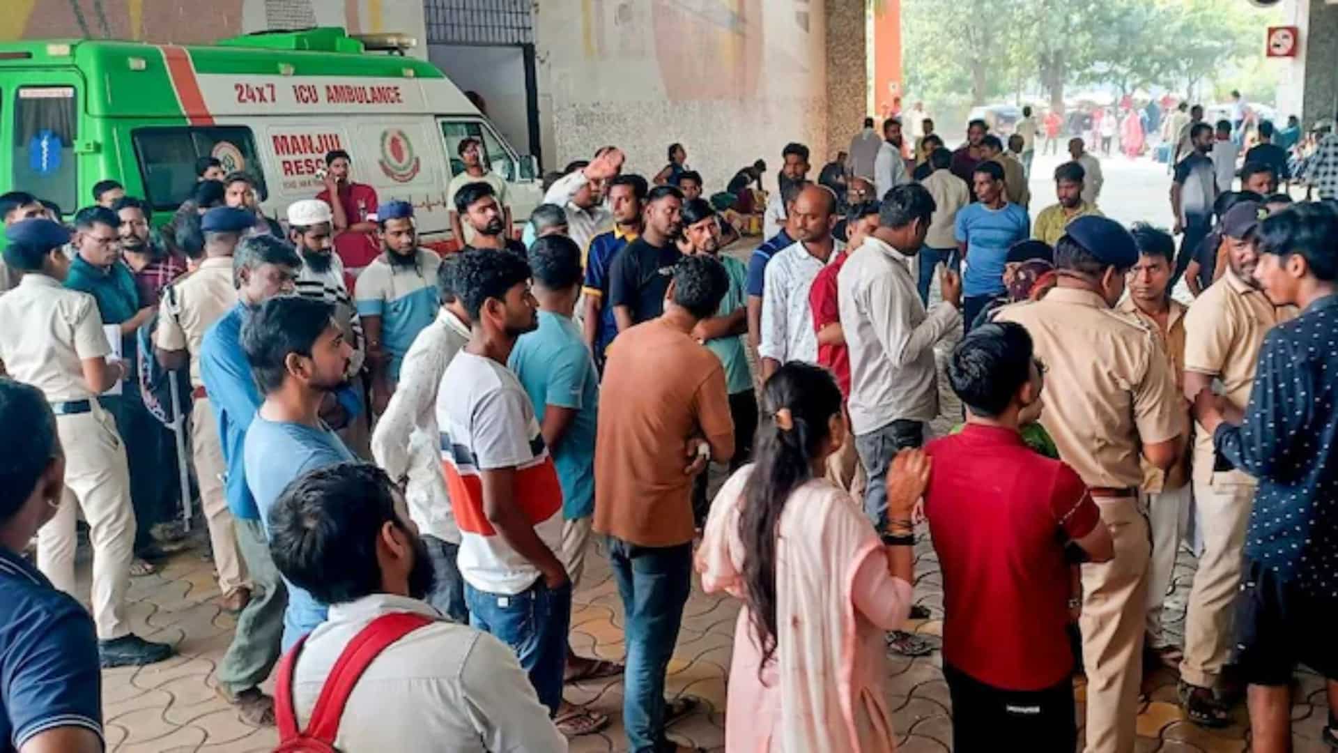 Stampede at Mumbai’s Bandra station: 9 injured as festive travel surge overwhelms station Stampede at Mumbai’s Bandra station: 9 injured as festive travel surge overwhelms station