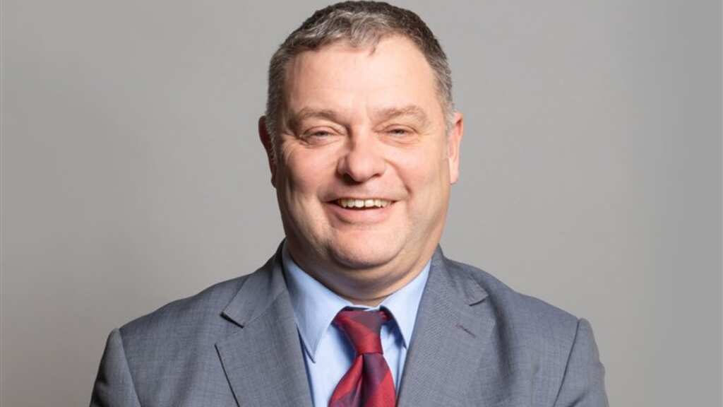 British politician Mike Amesbury suspended from Labour Party after video appears to show him punching man