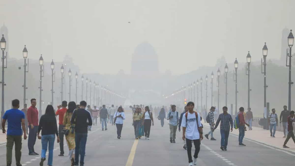 Delhi wakes up to 'very poor' air quality ahead of Diwali festivities despite firecracker ban Delhi wakes up to 'very poor' air quality ahead of Diwali festivities despite firecracker ban