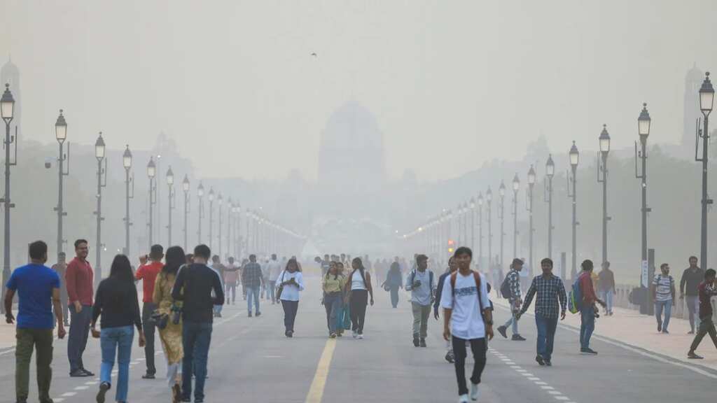 Delhi wakes up to 'very poor' air quality ahead of Diwali festivities despite firecracker ban