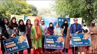 Kashmir holds first ever all female boat race on Dal Lake