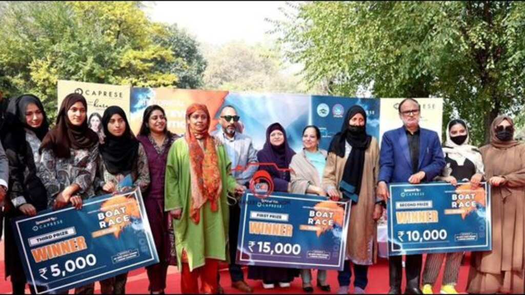 Kashmir holds first ever all female boat race on Dal Lake