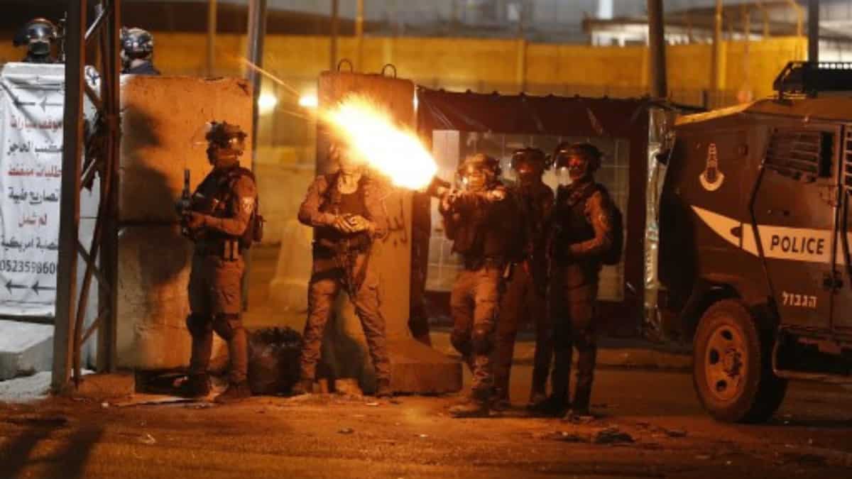 IDF captures 100 Hamas militants from north Gaza hospital, military says IDF captures 100 Hamas militants from north Gaza hospital, military says