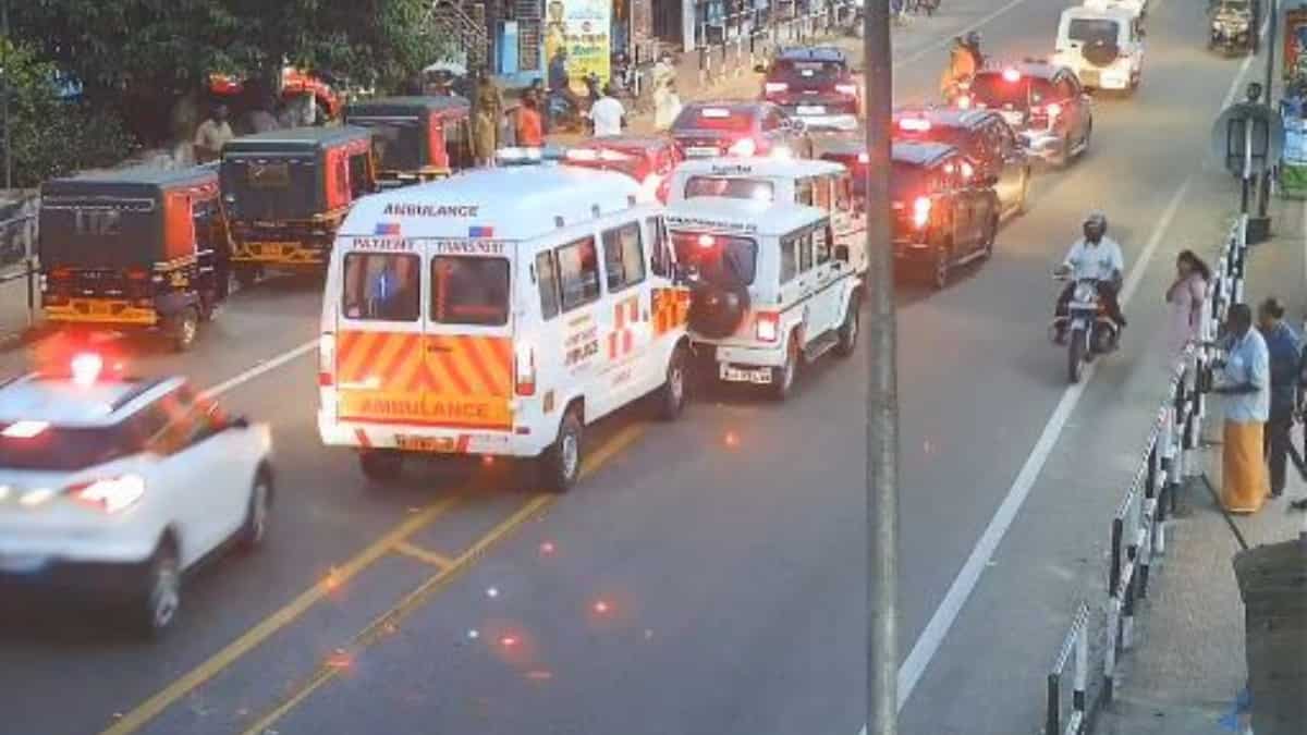 Kerala CM Pinarayi Vijayan's convoy gets into multi-vehicle collision Kerala CM Pinarayi Vijayan's convoy gets into multi-vehicle collision