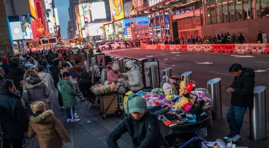 US economy expanded 2.8% in Q3 amid surge in consumer spending