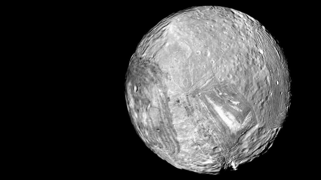 Are 'little green men' roaming on moon of Uranus? Scientists make 'bizarre' new find