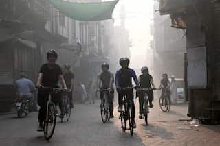 Record-breaking pollution forces Lahore to shut down primary schools for a week