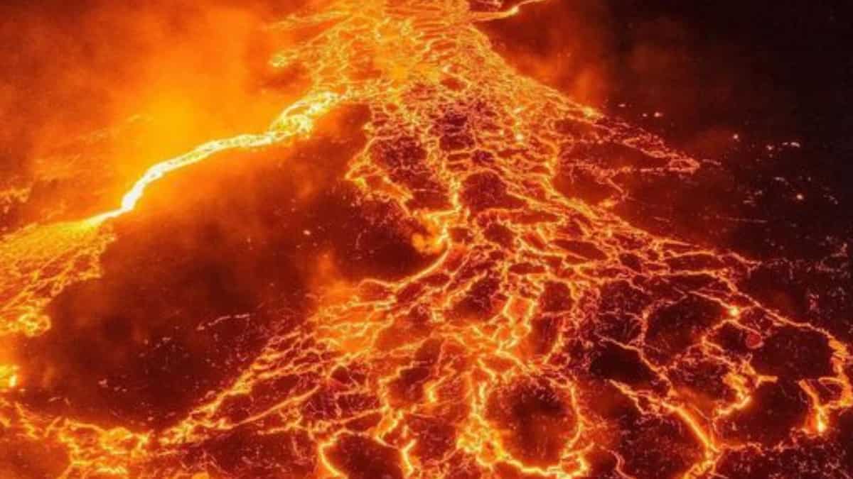 At least 10 dead as Laki-Laki volcano erupts in Indonesia | Video