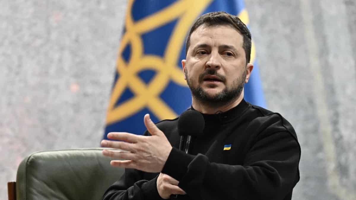 South Korea president says 'not ruling out' direct weapons to Ukraine South Korea president says 'not ruling out' direct weapons to Ukraine