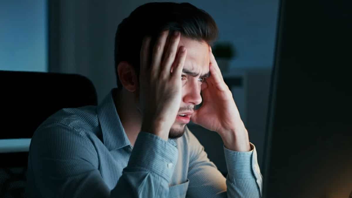 Man rants about Gen Z colleague for taking a week off to deal with breakup, gets slammed by netizens