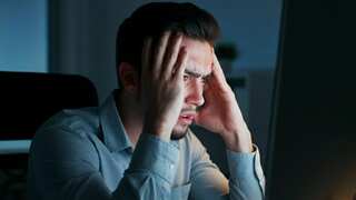 Man rants about Gen Z colleague for taking a week off to deal with breakup, gets slammed by netizens