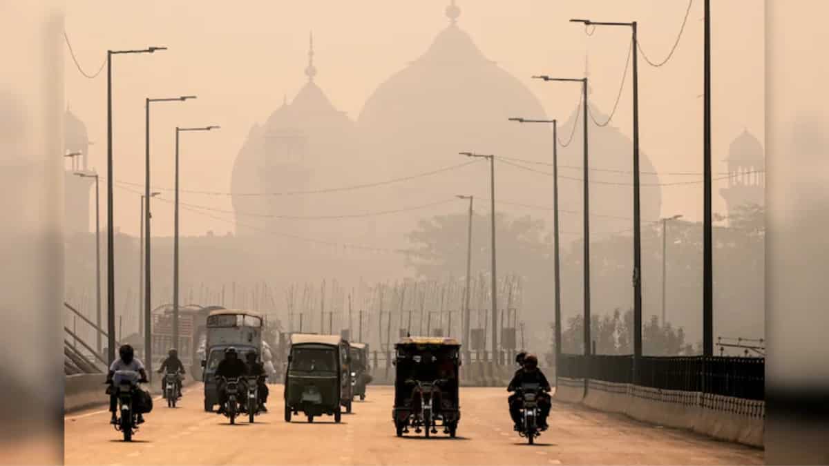 Three-year-old girl files petition against Pakistan government as air quality becomes hazardous