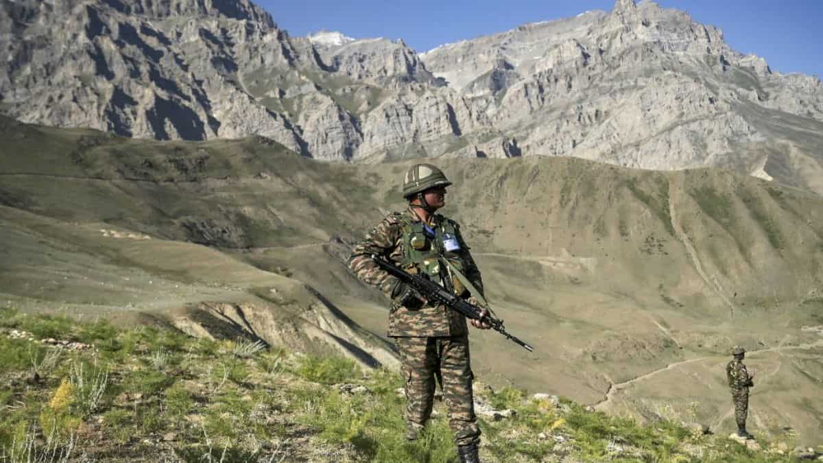India: Army JCO killed, three soldiers injured in gunfight with terrorists in J&K India: Army JCO killed, three soldiers injured in gunfight with terrorists in J&K