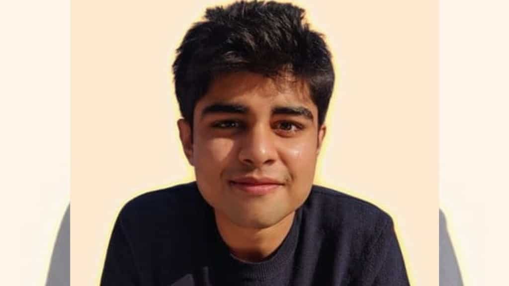 Startup CEO receives backlash for expecting employees to work 100 hours a week