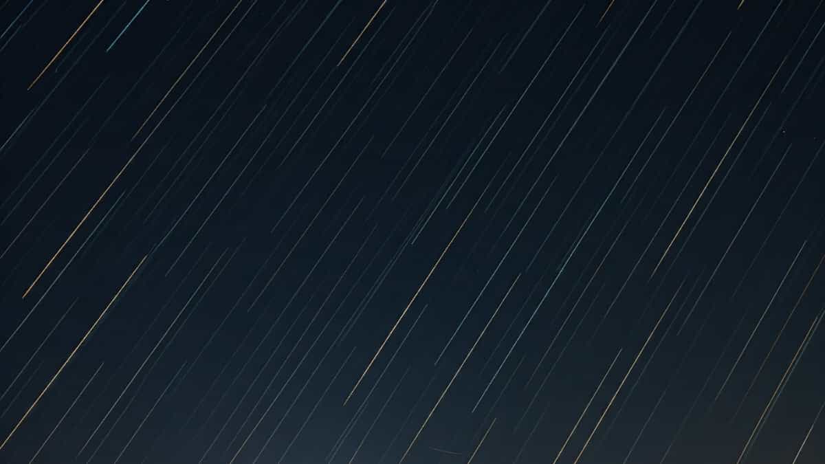 Alien attack or meteor shower? Mysterious glowing objects fall from sky in midwest US