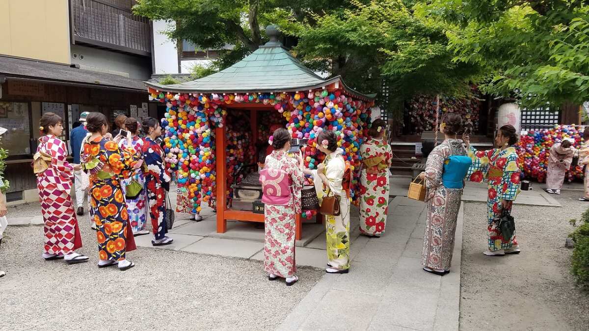 Japanese politician suggests 'women should remove uteruses after 30’; apologises Japanese politician suggests 'women should remove uteruses after 30’; apologises