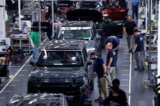 Volkswagen doubles down on Rivian and raises investment to USD 5.8 billion