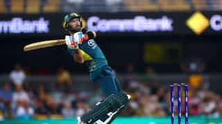Glenn Maxwell goes big at Gabba as Australia crush Pakistan in 1st T20I