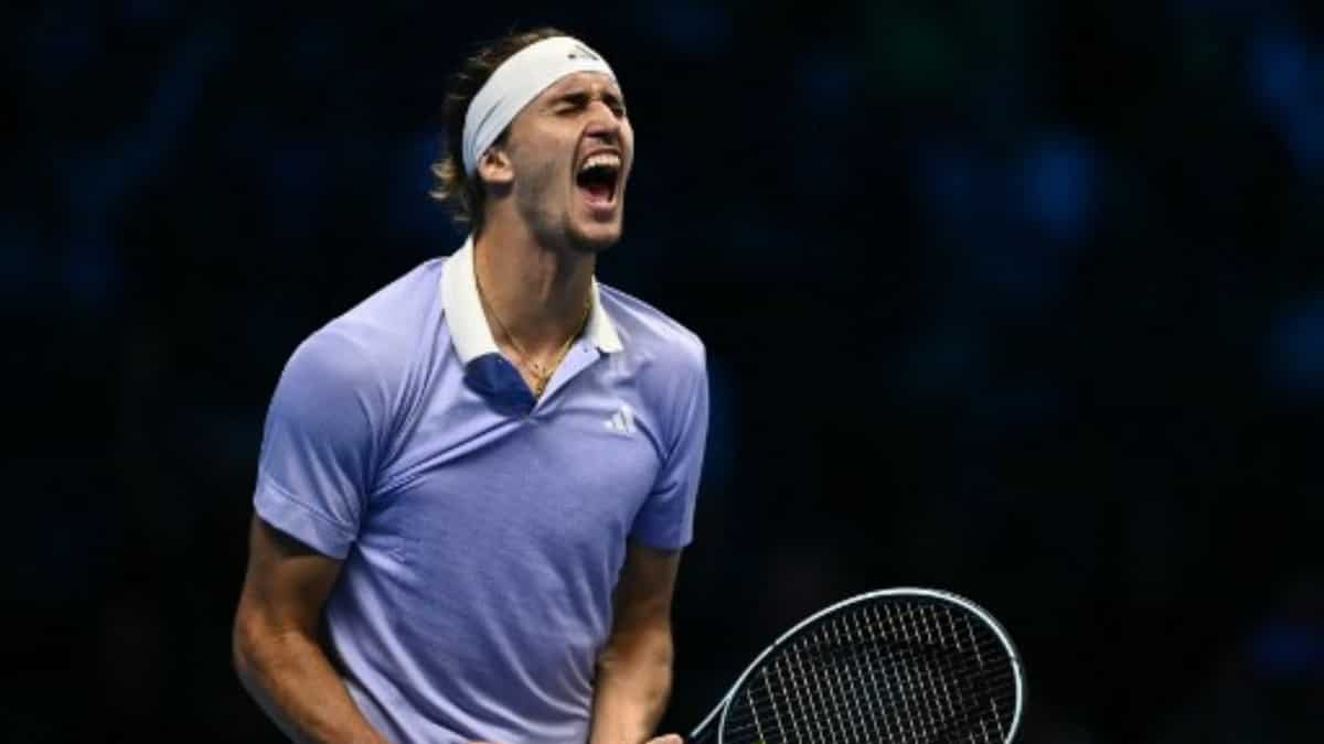 ATP Finals: Alexander Zverev reaches last four, Carlos Alcaraz on brink of exit