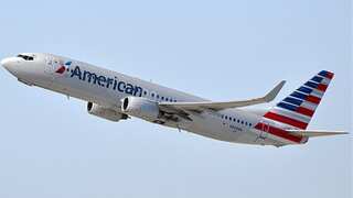 Hawaii flight climbs up at dramatic speed to avoid colliding with mountain range