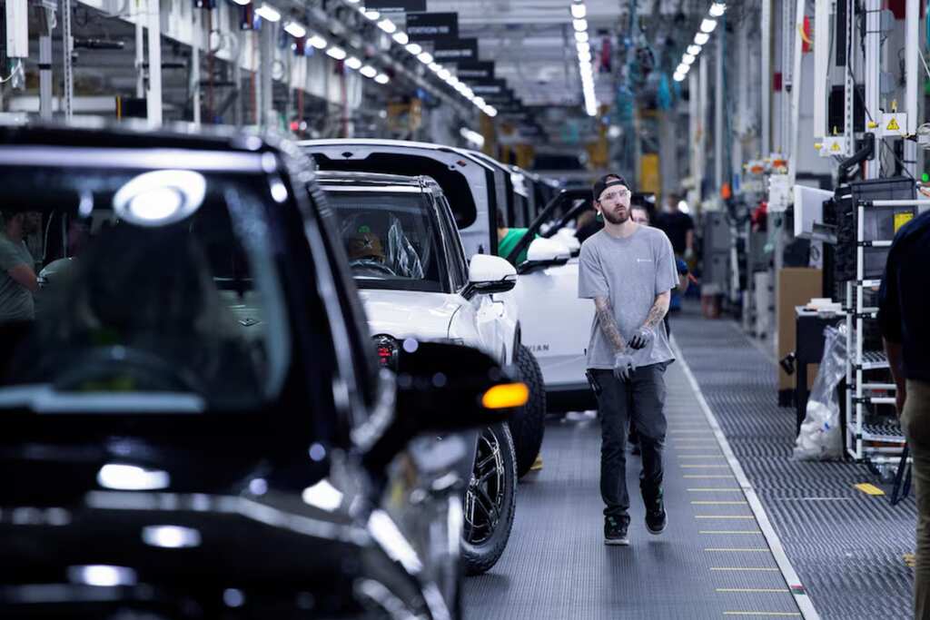 EV industry leaders warn Trump against dismantling vehicle tax credit program