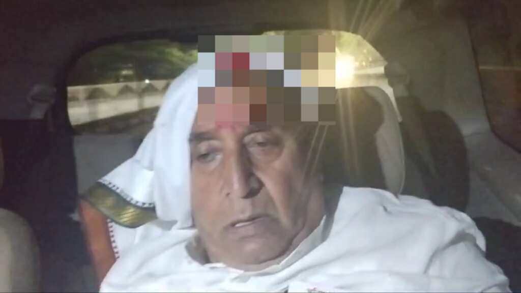 India: Former minister Anil Deshmukh gets injured in stone pelting on his car