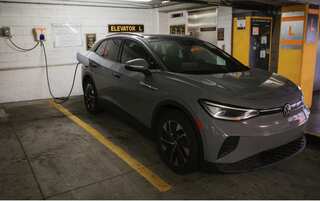 Automakers urge Trump to preserve EV tax credits, accelerate self-driving car deployment