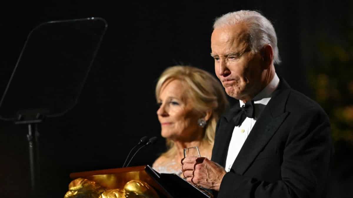 Biden hosts farewell dinner for donors at White House; people debate 'love fest' or 'losers party'