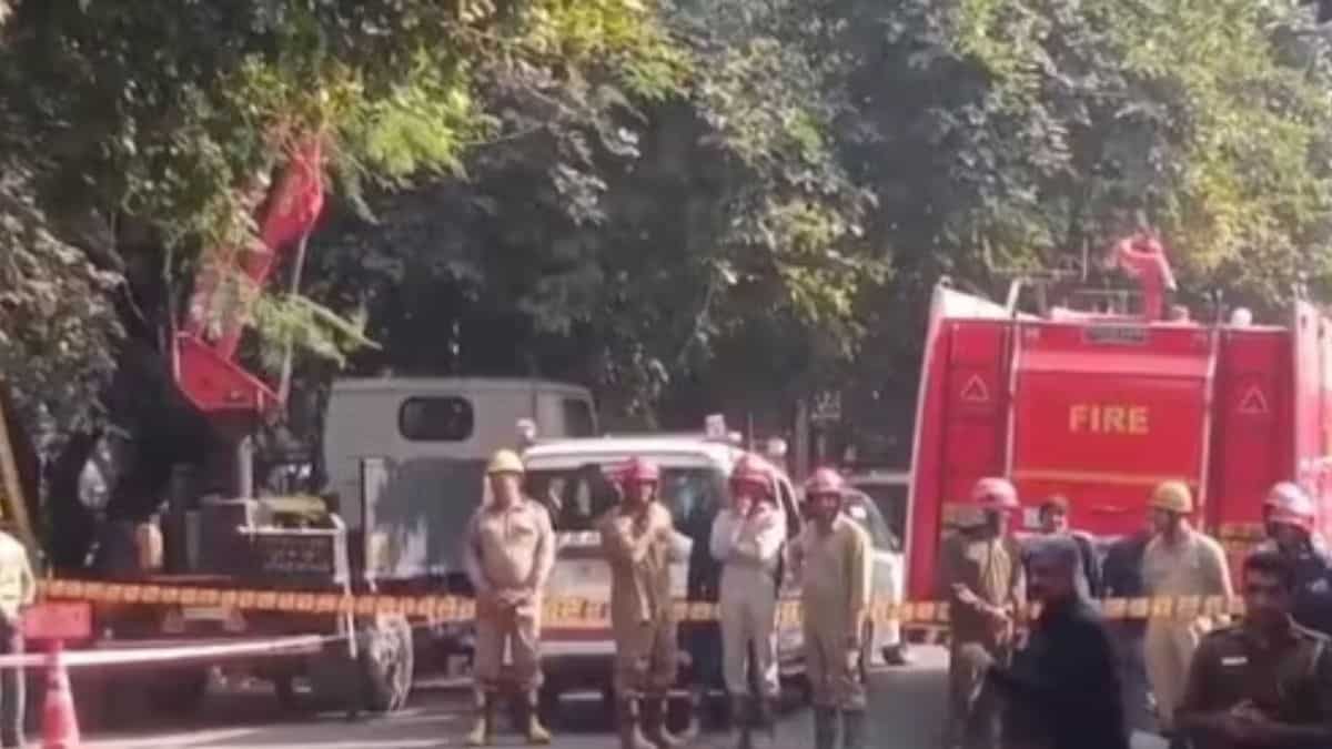 One person injured in explosion near Delhi's Prashant Vihar, investigation underway One person injured in explosion near Delhi's Prashant Vihar, investigation underway