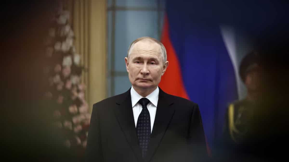 Putin threatens to hit 'decision-making centres' in Kyiv, plans to increase production of Oreshnik missiles Putin threatens to hit 'decision-making centres' in Kyiv, plans to increase production of Oreshnik missiles