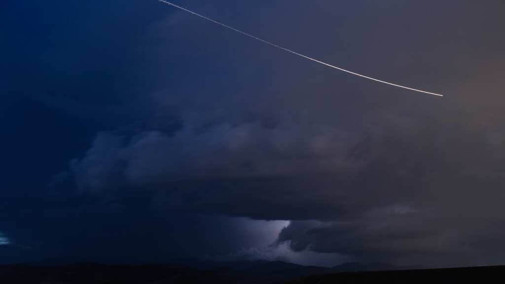 Smallest asteroid ever spotted hit Earth over Canada in a stunning green fireball