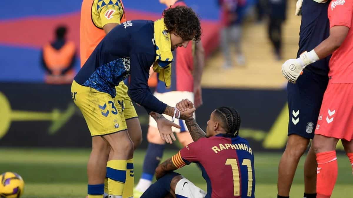 Las Palmas spoil Barcelona’s 125th anniversary celebrations with shock away win in La Liga Las Palmas spoil Barcelona’s 125th anniversary celebrations with shock away win in La Liga