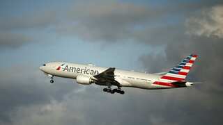 American Airlines Boeing jet makes forceful return to Chicago after mid-air emergency