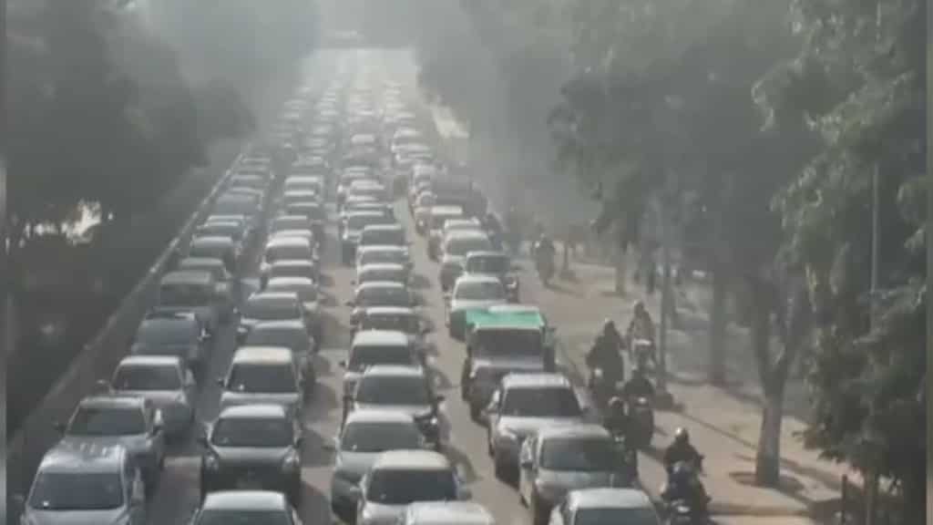 India farmers' rally: Delhi, Noida, Greater Noida roads choked as protesters sit on crucial highway