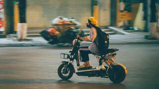 Japan: Moped-driving thief snatches 50 pairs of glasses right off people's faces